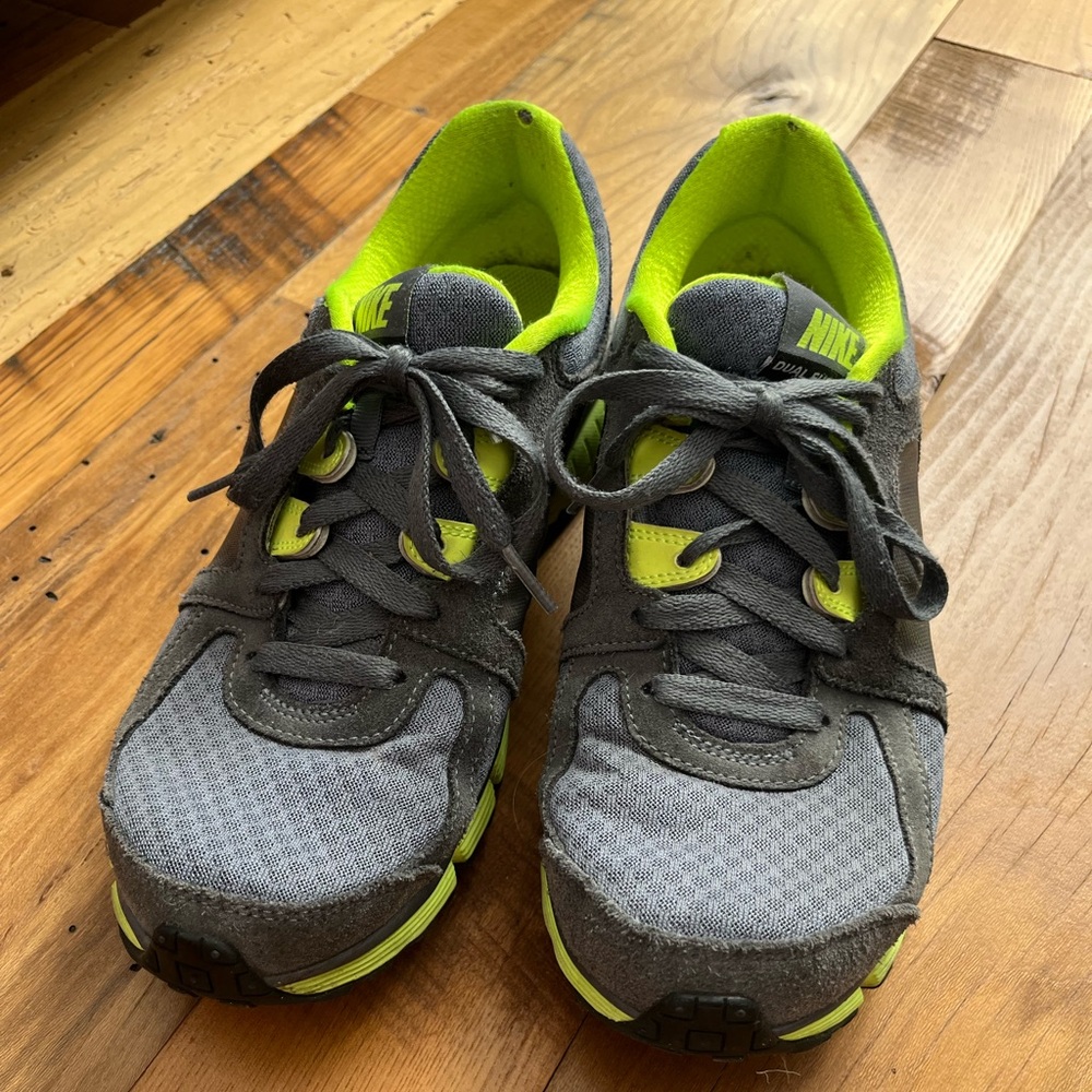 Nike Dual Fusion ST2 sneakers